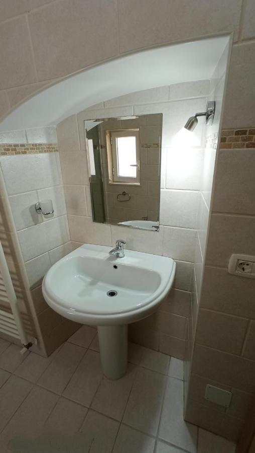 Palazzo Saraceno Apartment-Taras Taranto Dış mekan fotoğraf
